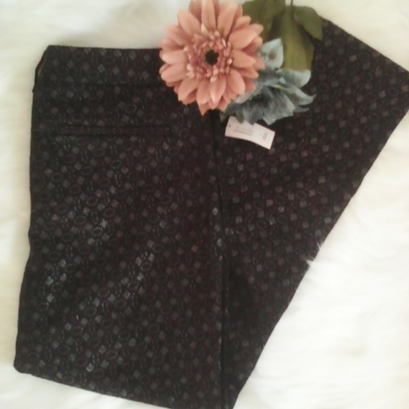 Old Navy Pants - Old Navy Pixie Ankle Length Pant